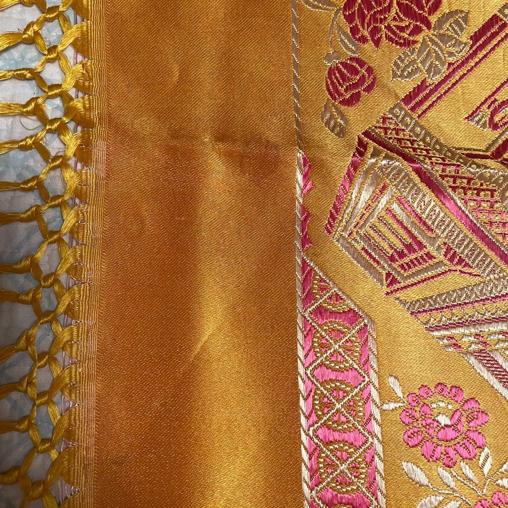 VINTAGE TAPESTRY TABLECLOTH - Picture 5 of 6